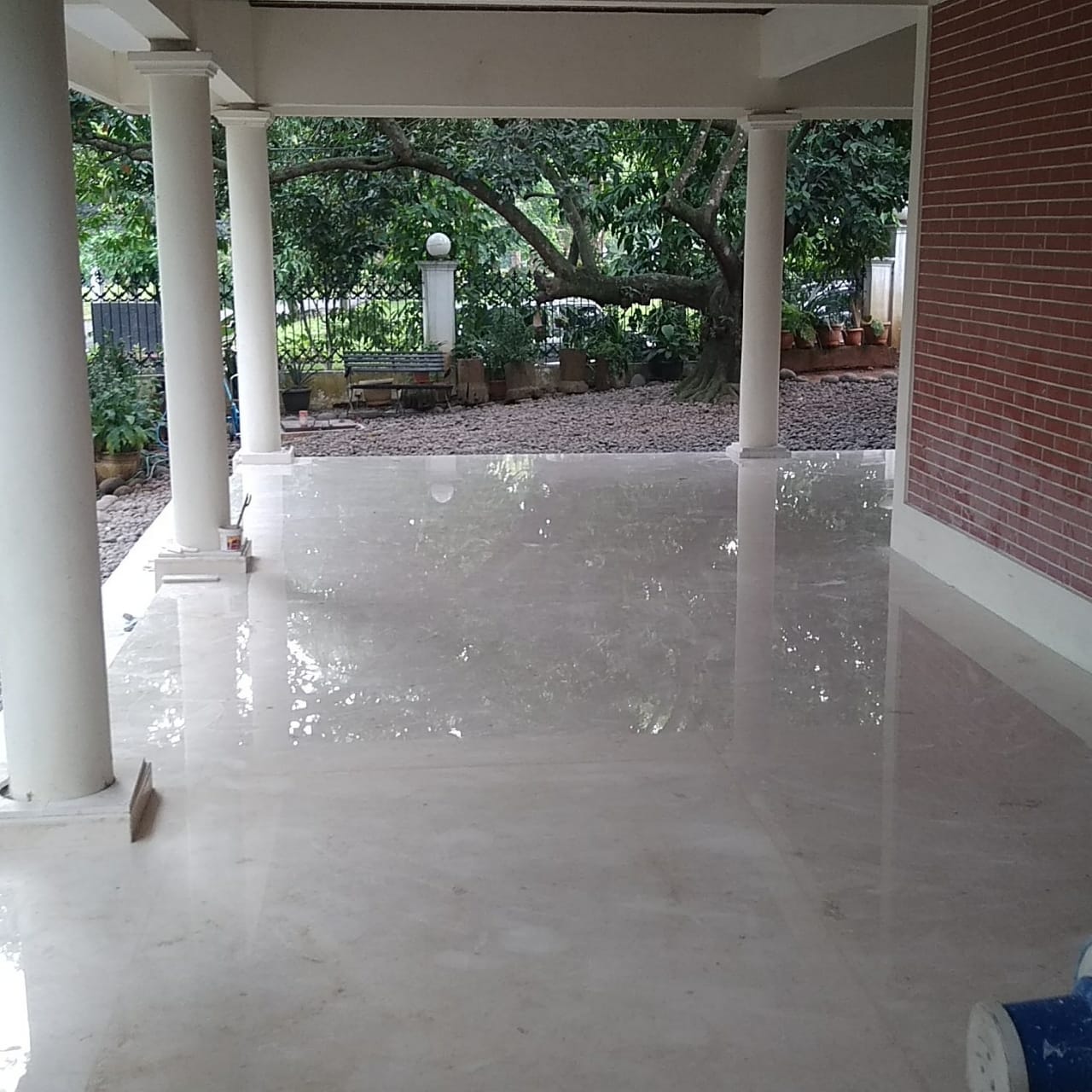 SPESIALIS PASANG POLES LANTAI MARMER GRANIT QUADRA