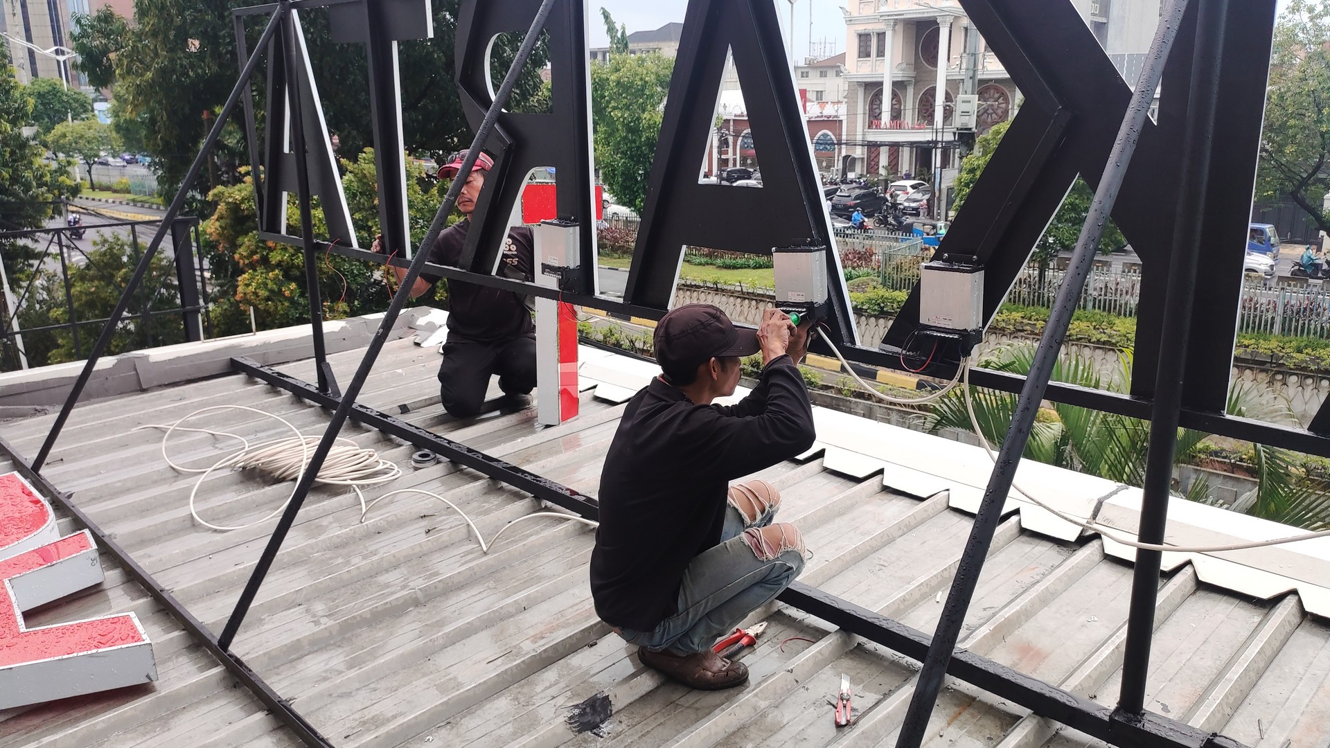 Signage, Huruf Timbul, Neon Box, Billboard, Pylon, LED