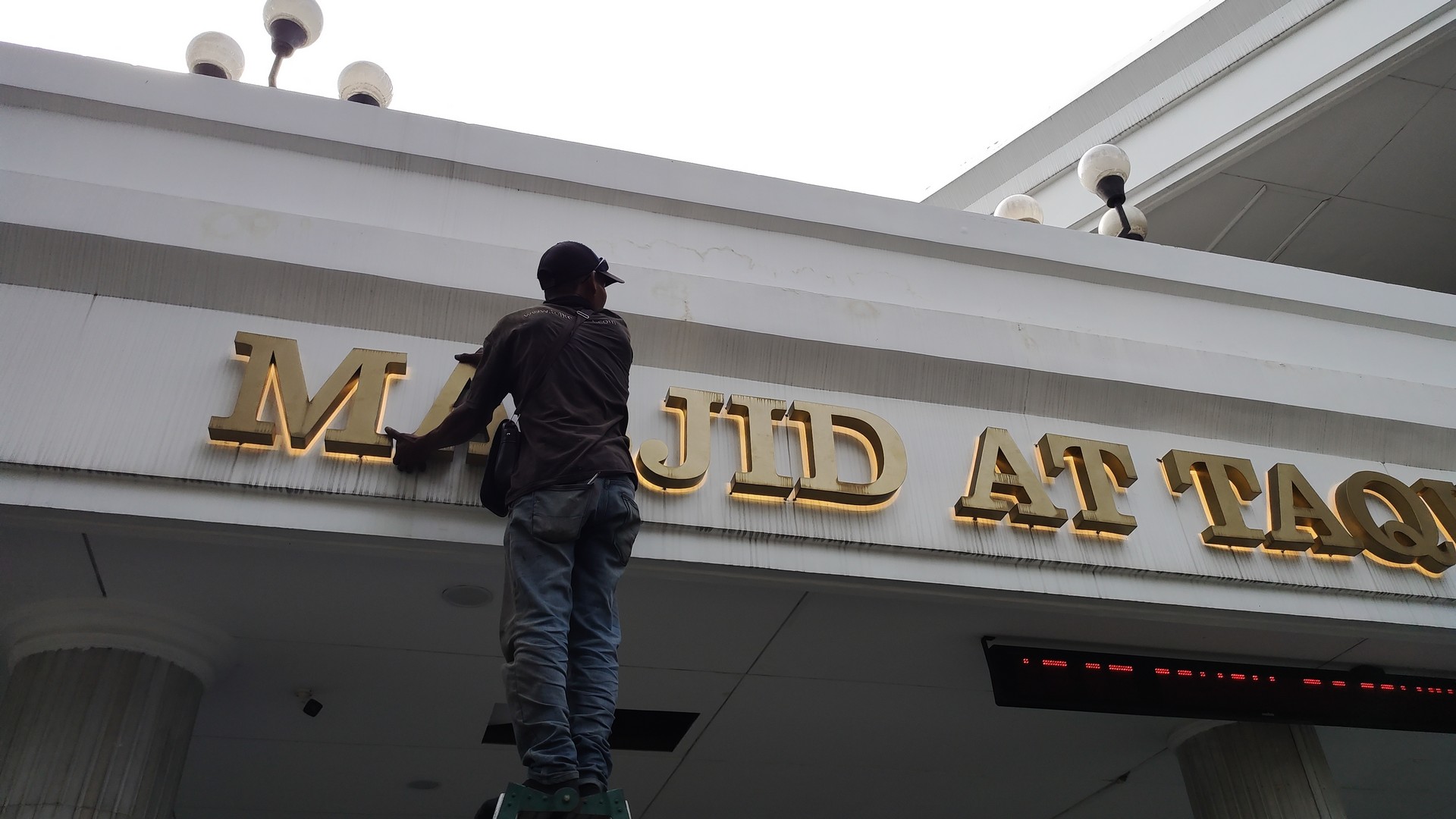 Signage, Huruf Timbul, Neon Box, Billboard, Pylon, LED