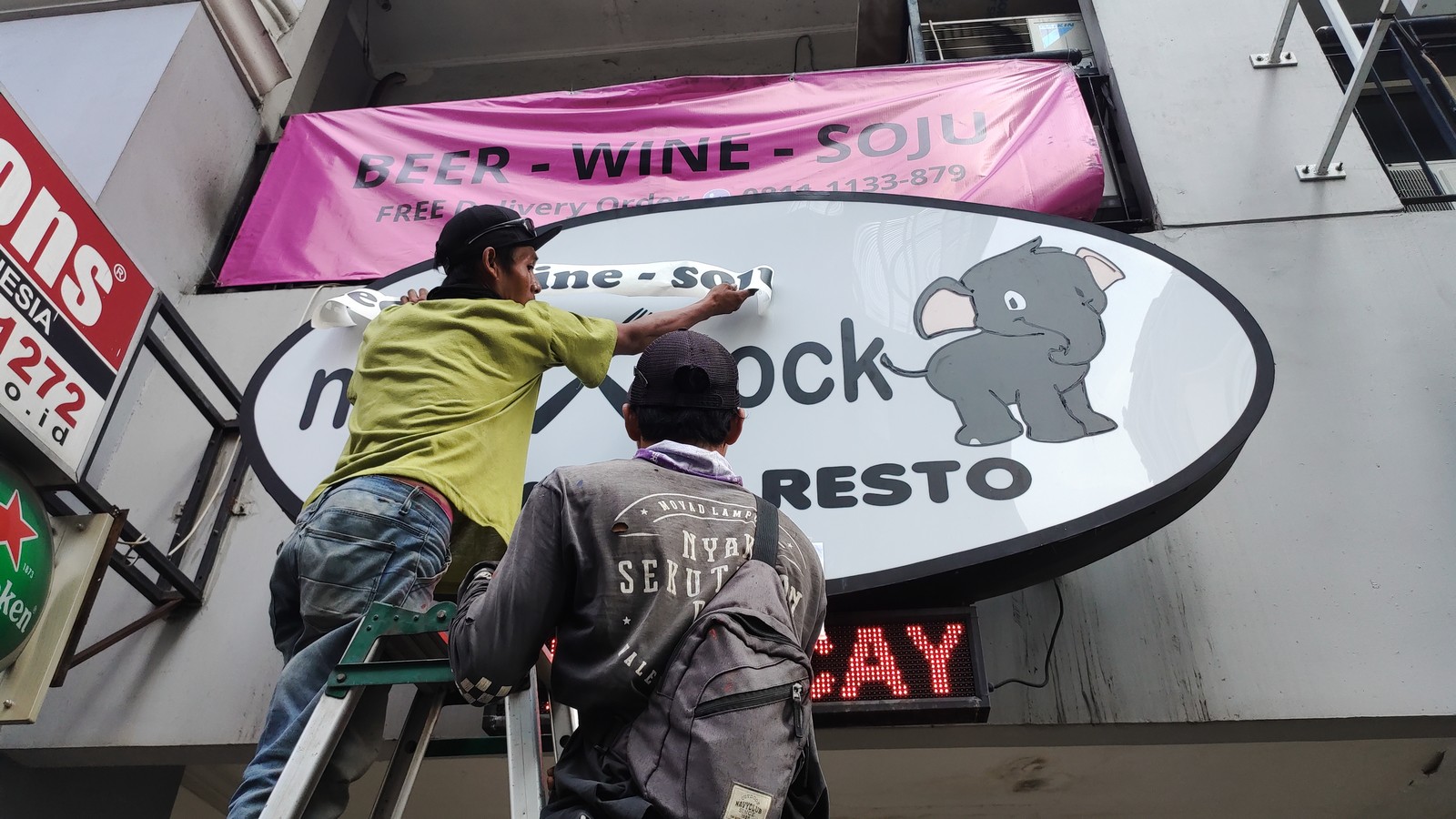 Signage, Huruf Timbul, Neon Box, Billboard, Pylon, LED