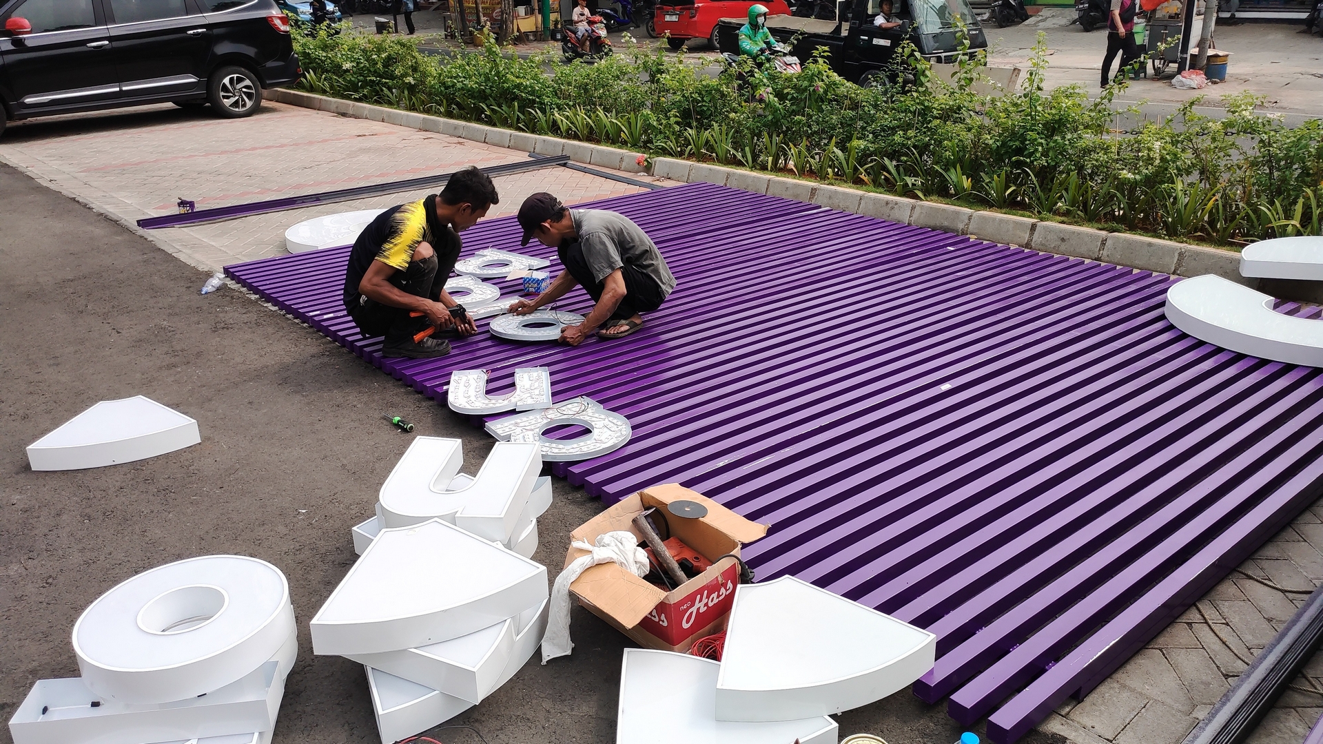 Signage, Huruf Timbul, Neon Box, Billboard, Pylon, LED