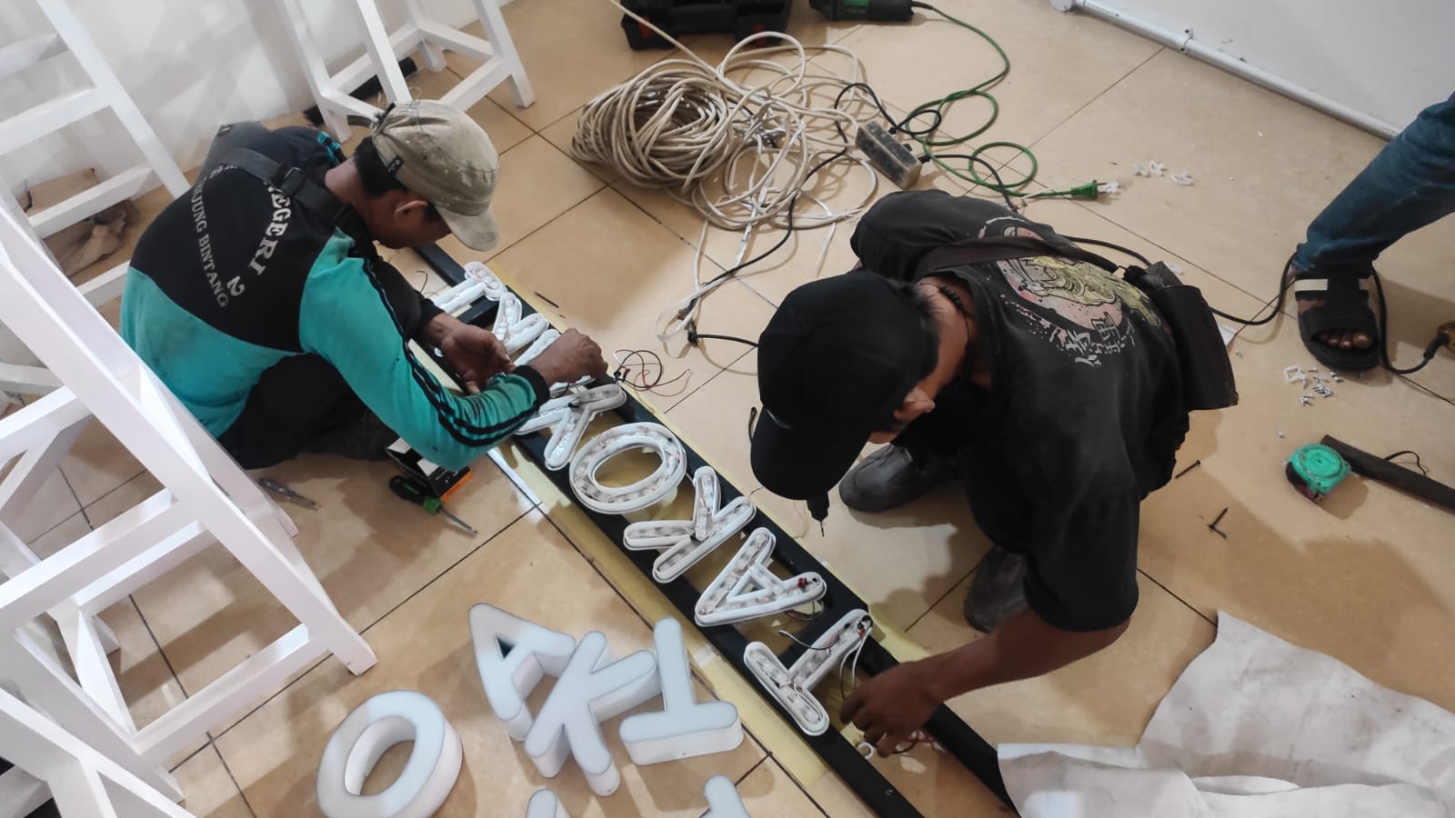 Signage, Huruf Timbul, Neon Box, Billboard, Pylon, LED