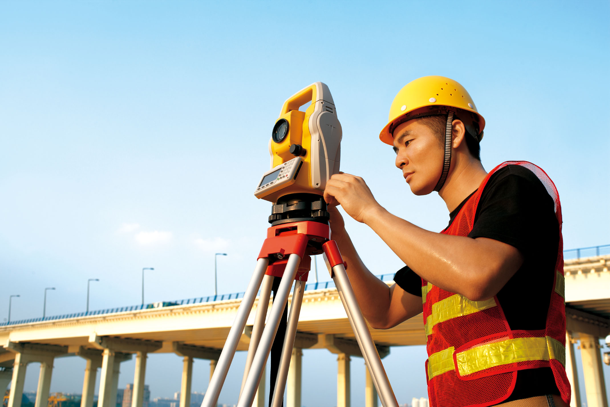Total Station HI-TARGET ZTS-320R Reflectorless