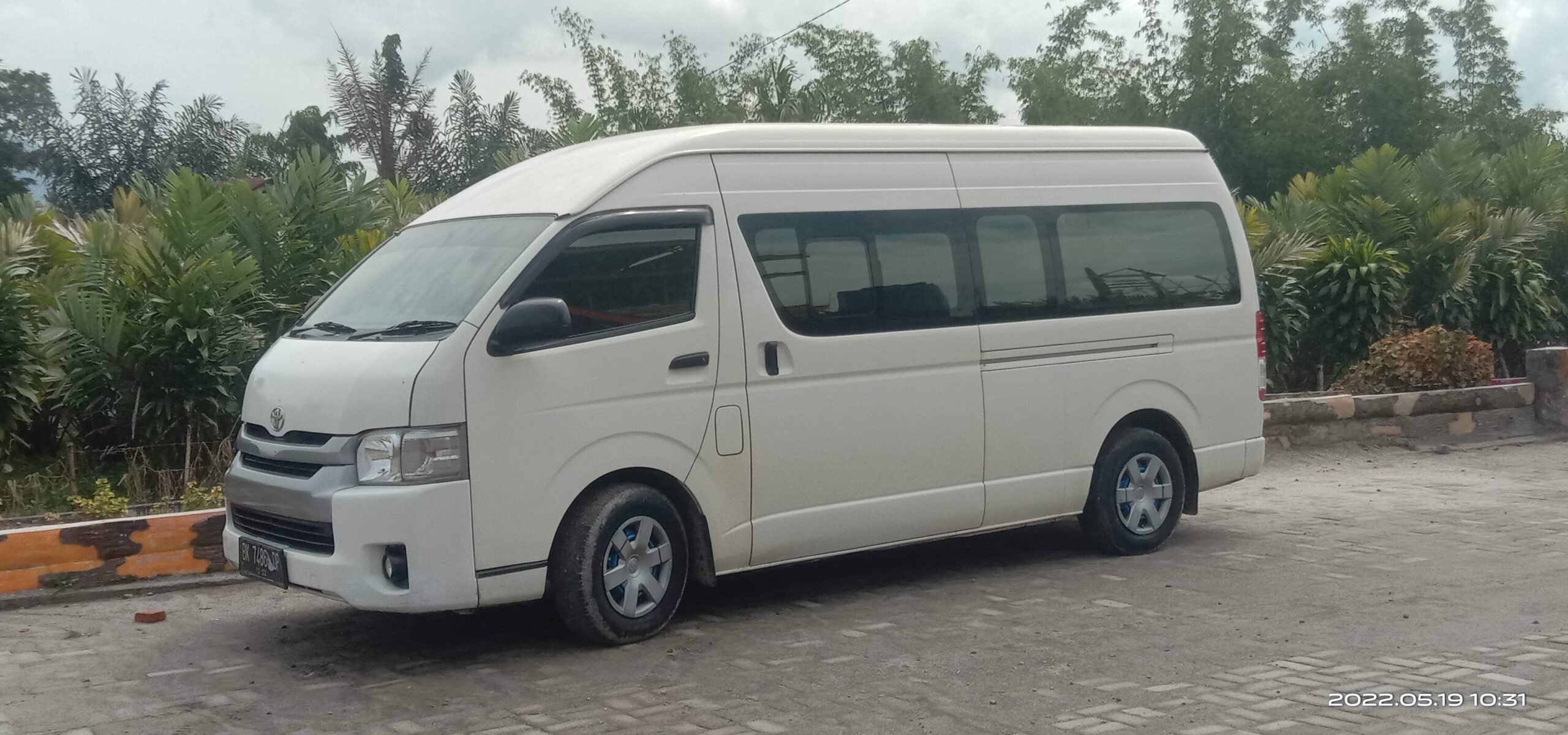 SEWA MOBIL HIACE MEDAN