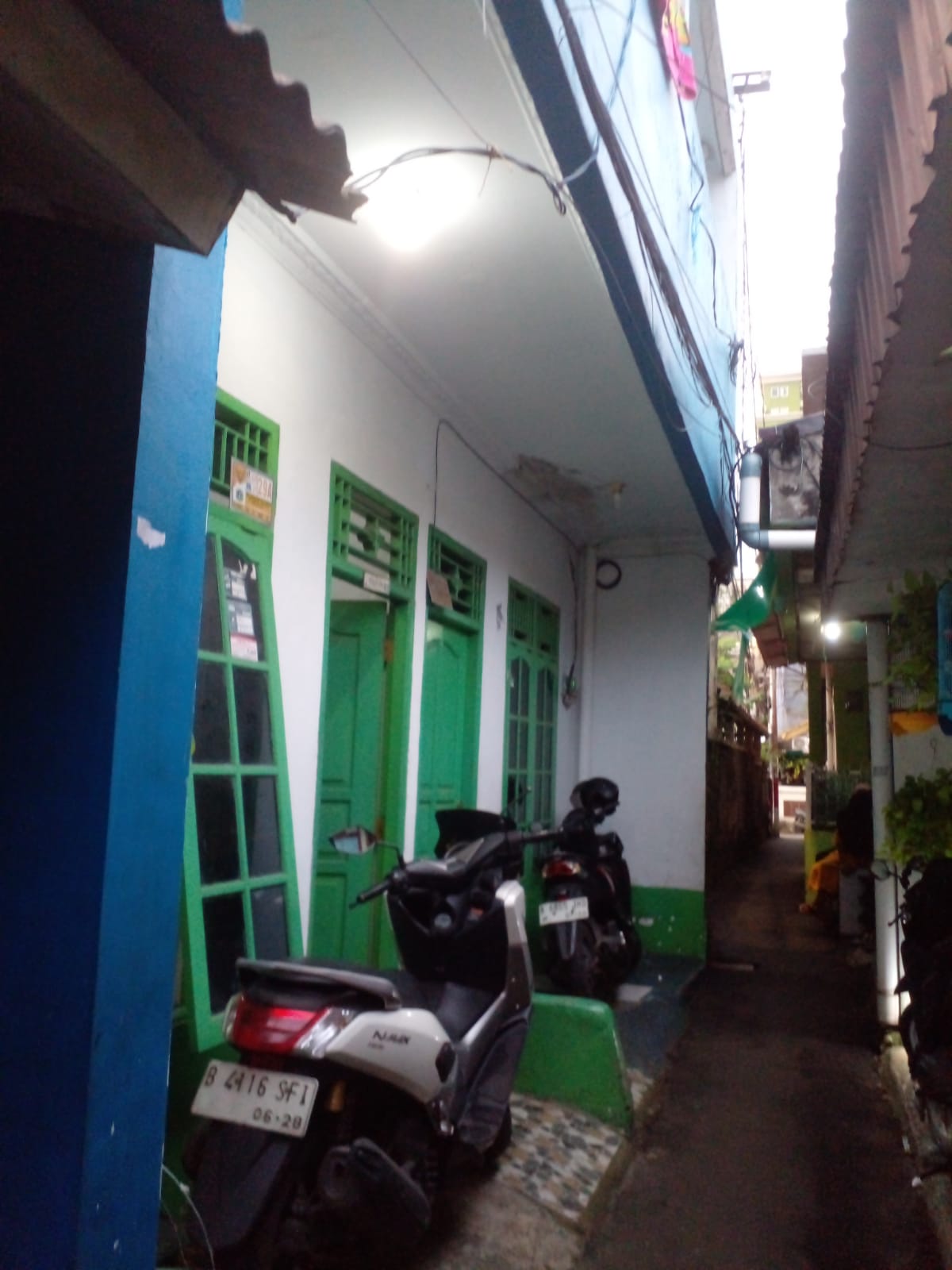 Kontrakan Rumah Murah 2 lt di Belakang Apartemen Kalibata