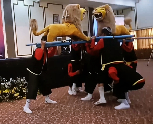 Grup Sisingaan Denis Balik Nama