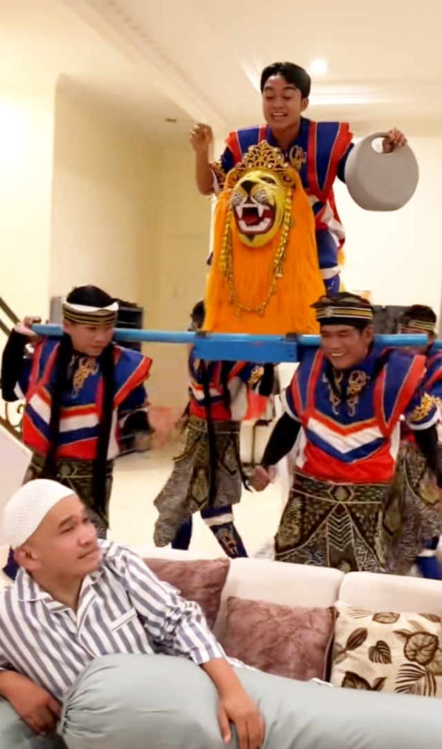 Sisingaan Kota Bandung