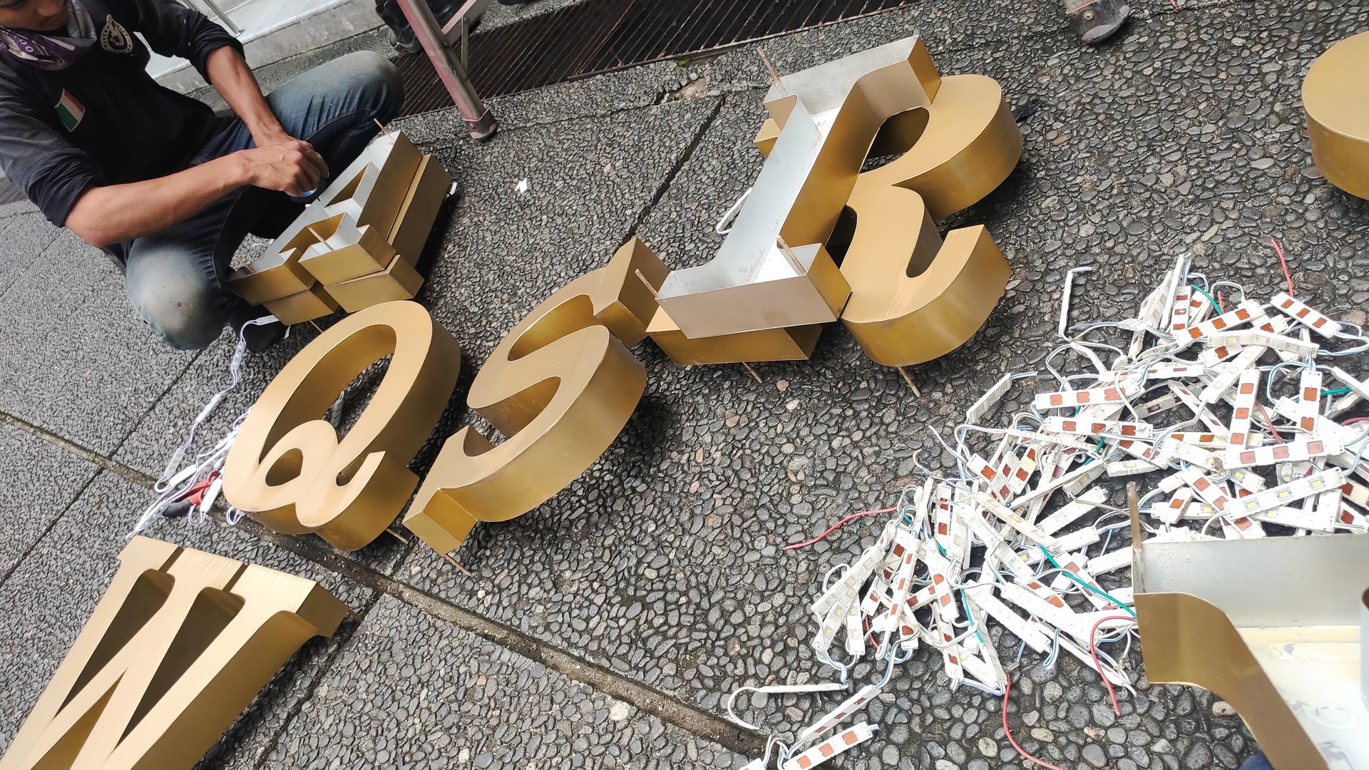 Reklame, Signage, Neonbox, Huruf Timbul, Pylon